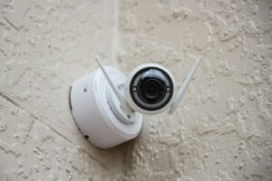 Best Smart Home Security Cameras for Renters (No Drilling Required)